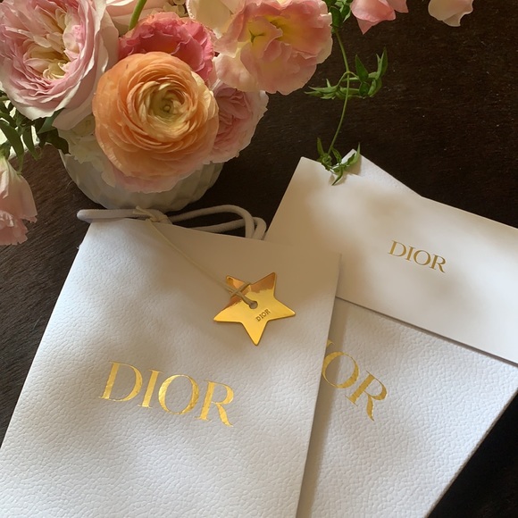 Attention Dior Lovers - Picture 3 of 3